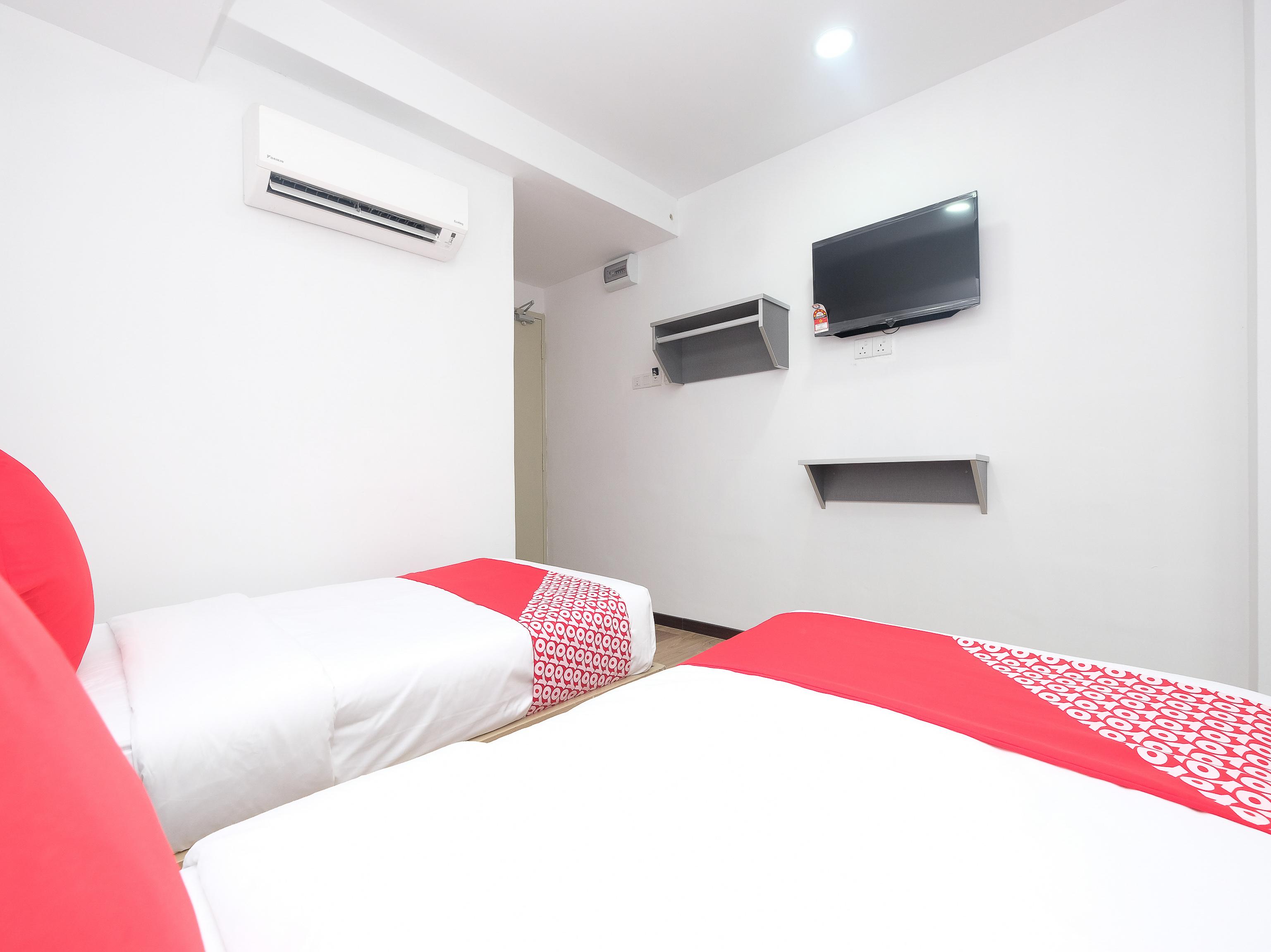 Oyo 44043 First Garden Hotel Kuantan Exterior photo