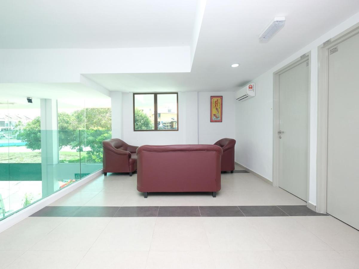 Oyo 44043 First Garden Hotel Kuantan Exterior photo